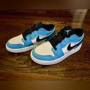 Jordan 1 Low UNC Blue Kids 2.5